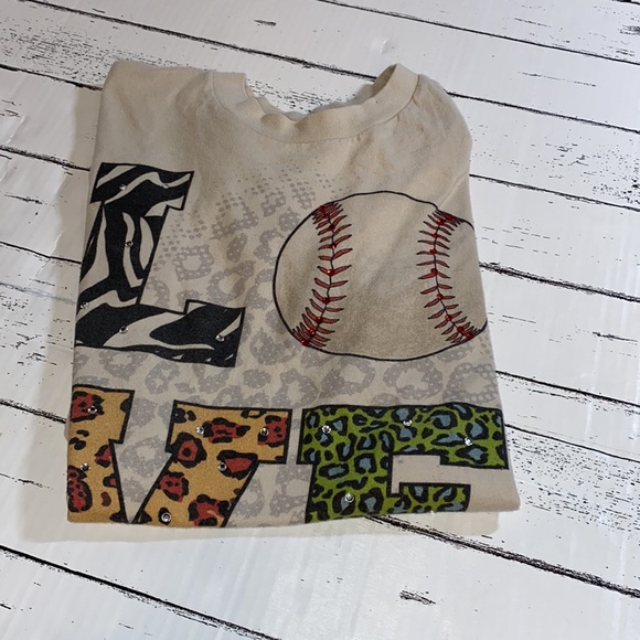 Pink Armadillos Women’s Short Sleeve Small Top w/ Rhinestones - Picture 5 of 5